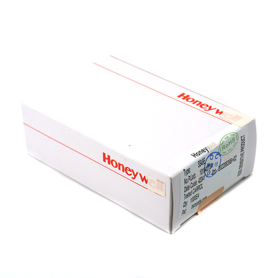 SS49E Through Hole Mount Hall Effect Sensor Compact 10 V Çalışma Gücü Voltajı